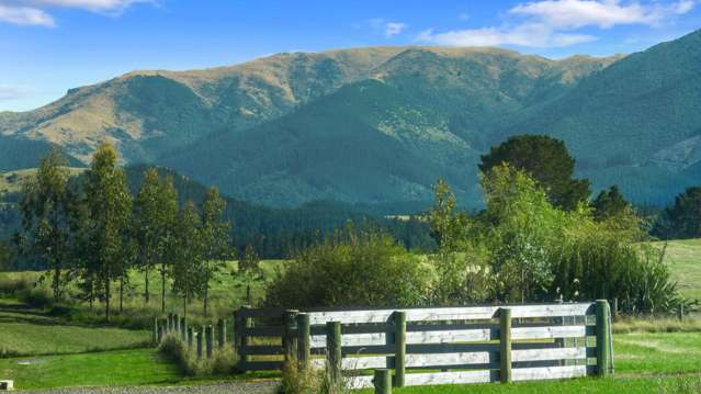 Views, Space & Lifestyle - Loburn Opportunity