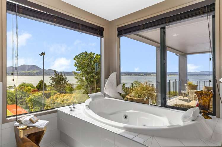 2/41 Mapara Road Acacia Bay_11