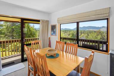 22 Chalet Crescent_2