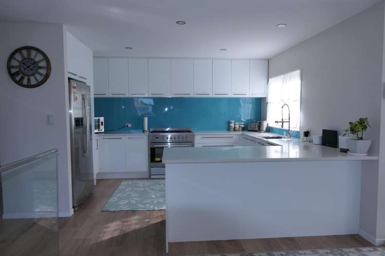 10 Regis Park Drive Pukekohe_4