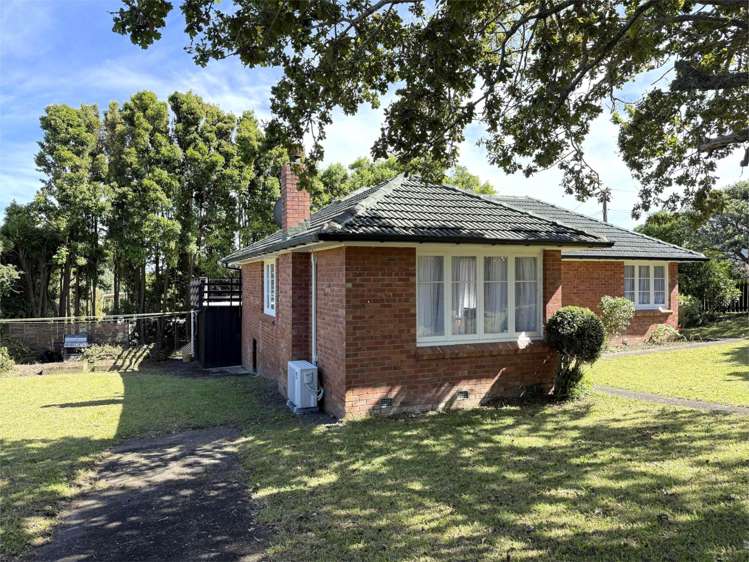 7 Vodanovich Road Te Atatu South_1