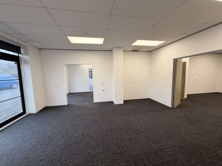 4 Market Grove Hutt Central_4