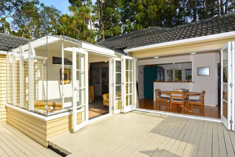 48 Hollywood Avenue Titirangi_0