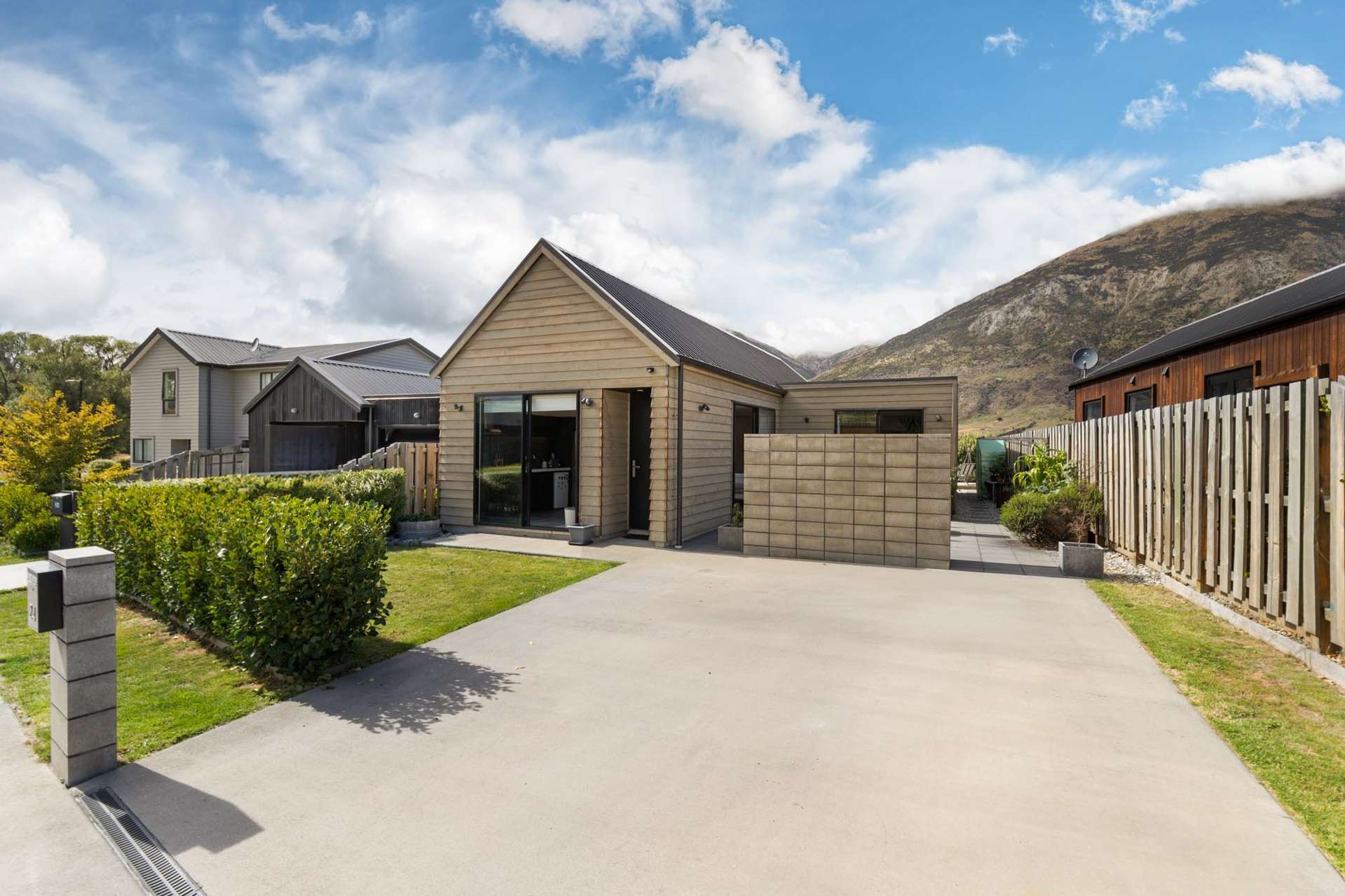 24 Huxley Place Dalefield/Wakatipu Basin_0