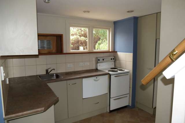 12 Frye Crescent Albert Town_4