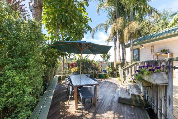 18 Lasque Place Glen Eden_18