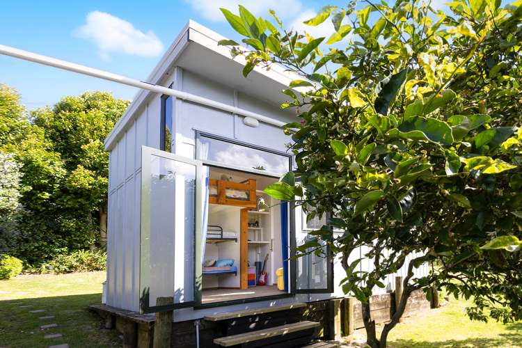 4 Seatoun Avenue Leigh_12