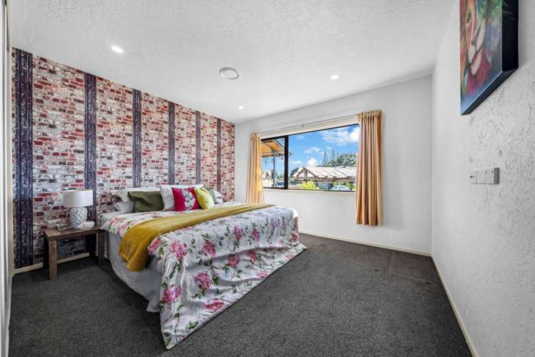 8 Papatahi Place Henderson_6