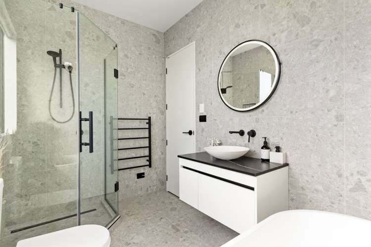 7 Betsy Lane Wainui_16