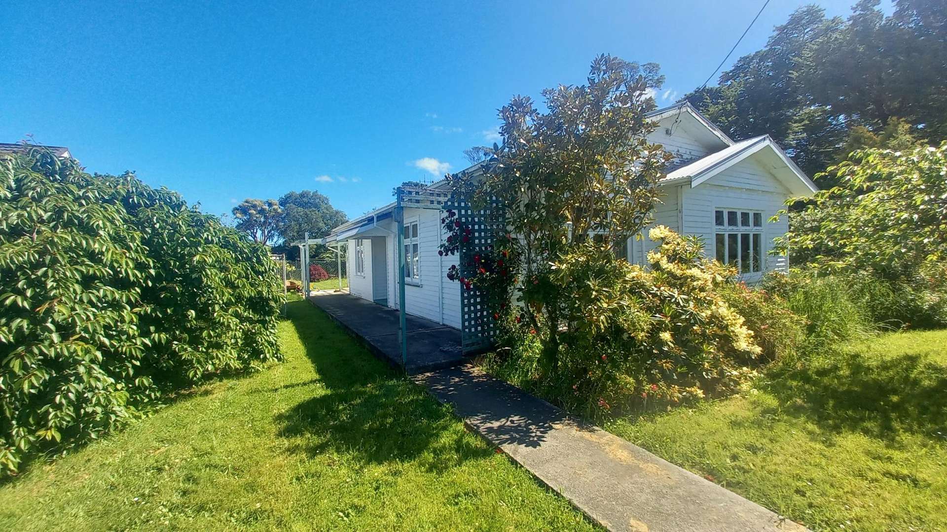 11,13 Birch Street Tuatapere_0