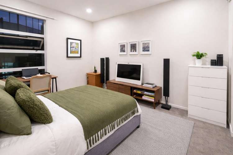 6D/22 Liverpool Street 10015_4