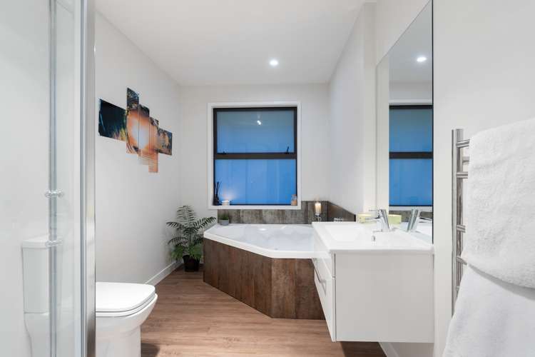 266 Ballintoy Park Drive Welcome Bay_15