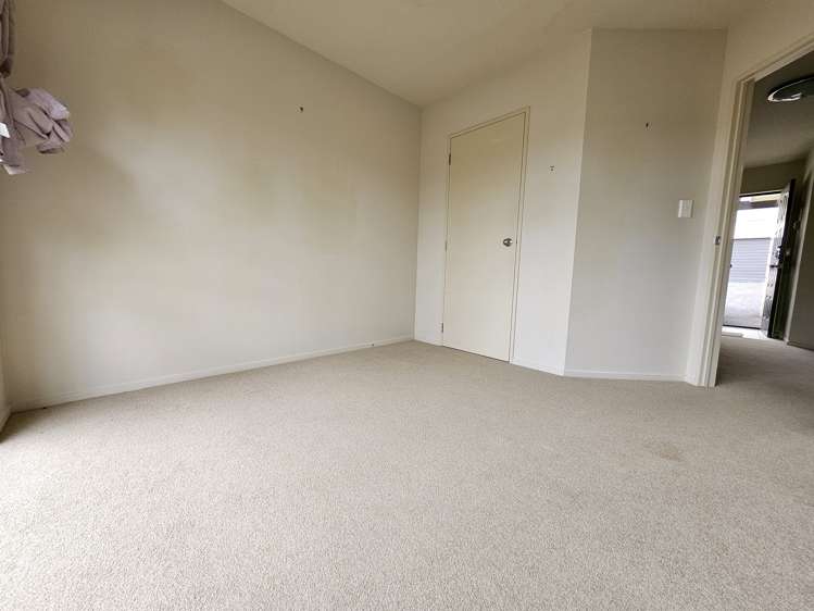 7/11 Spencer Road Oteha_11