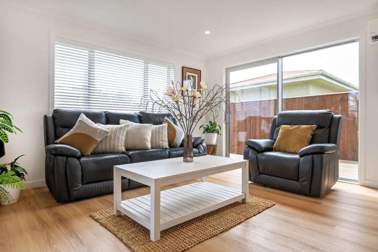 5 and 6/11 Landing Road Whakatane_12