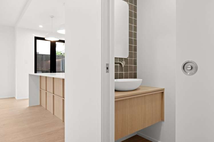 1+3/768 River Road Chartwell_30