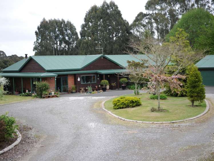 726 Whangamata Road Kinloch_5