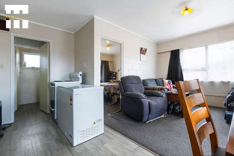 15/61 South Road_5