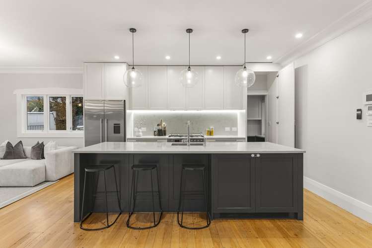 205 Hurstmere Road_1