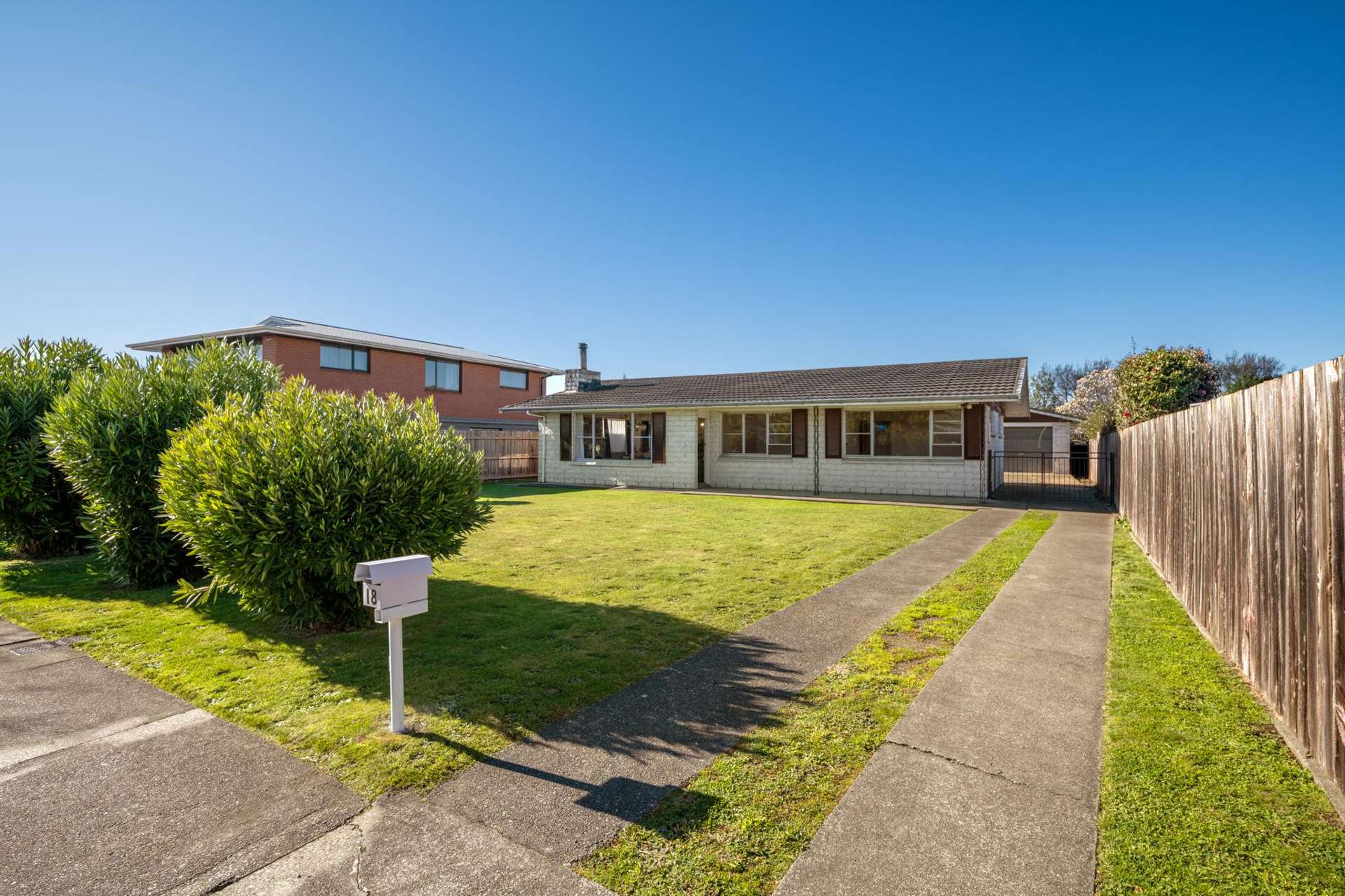 18 Newbourne Crescent Redwoodtown_0