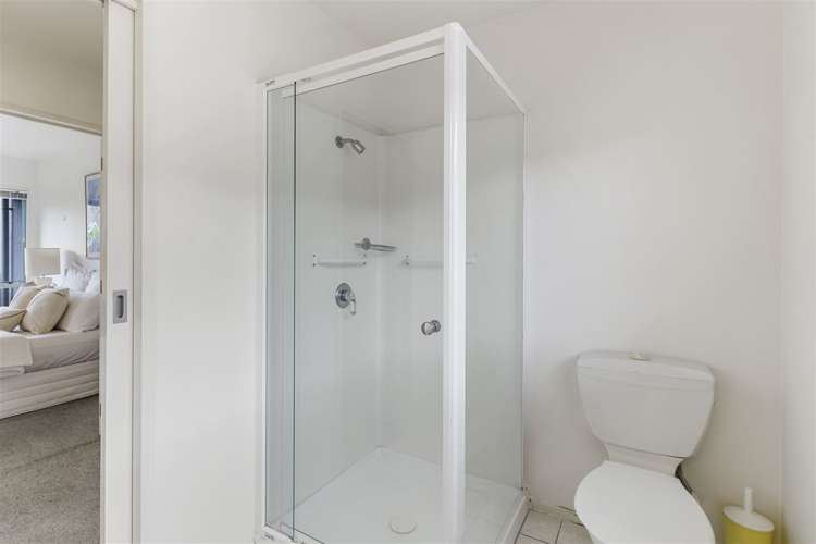 2/110 Nayland Street Sumner_15