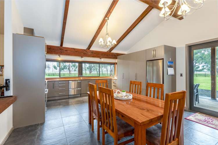 18 River Road Elgin_13