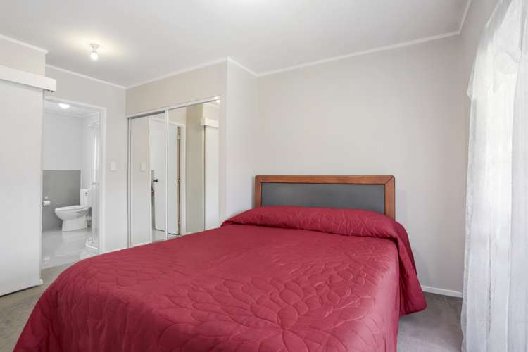 229 Edmonton Road Te Atatu South_10