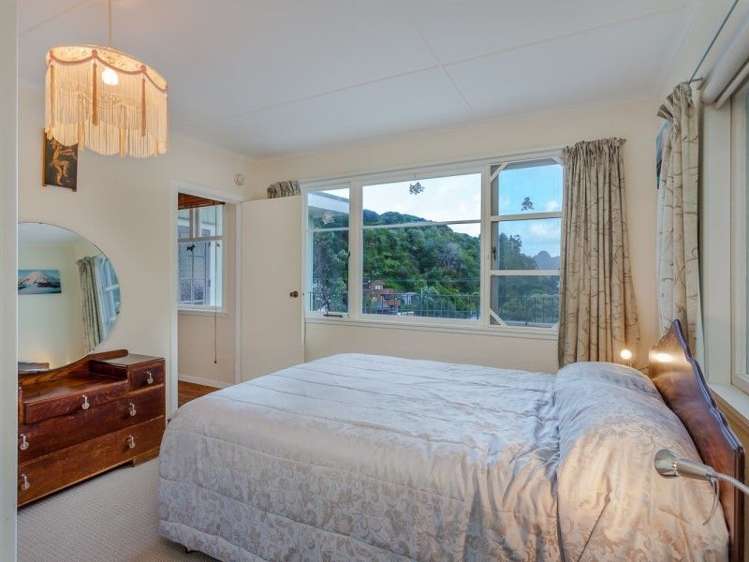 16 Foster Avenue Huia_10