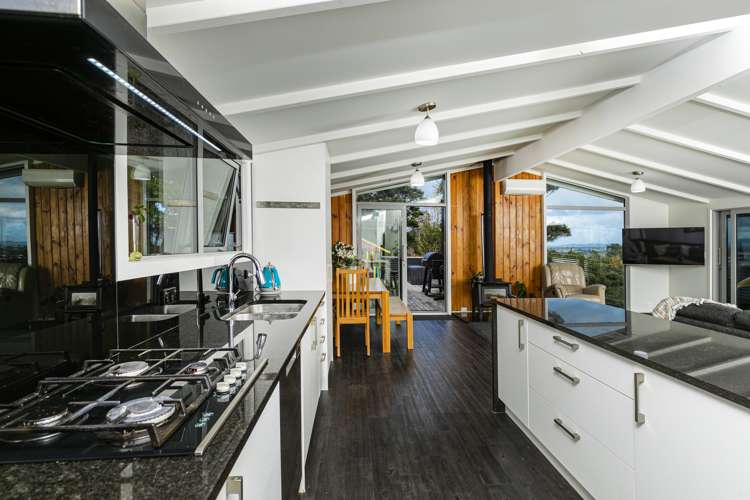 70 Attwood Road Paremoremo_7