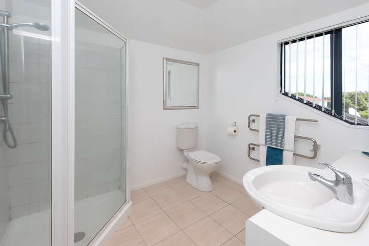 2/35 Clovelly Road Bucklands Beach_10