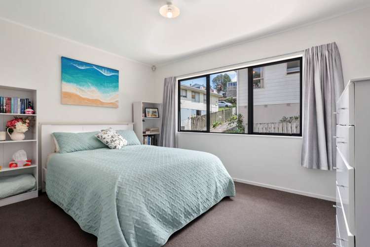 72a Solar Road Glen Eden_11