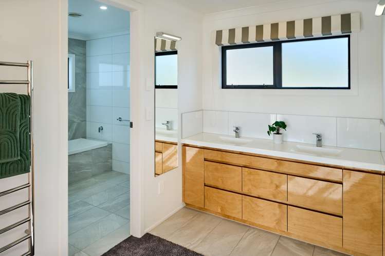 4 Caughley Grove Karori_21
