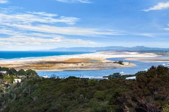 Rare, Coastal, 5127m2 with Sensational Views