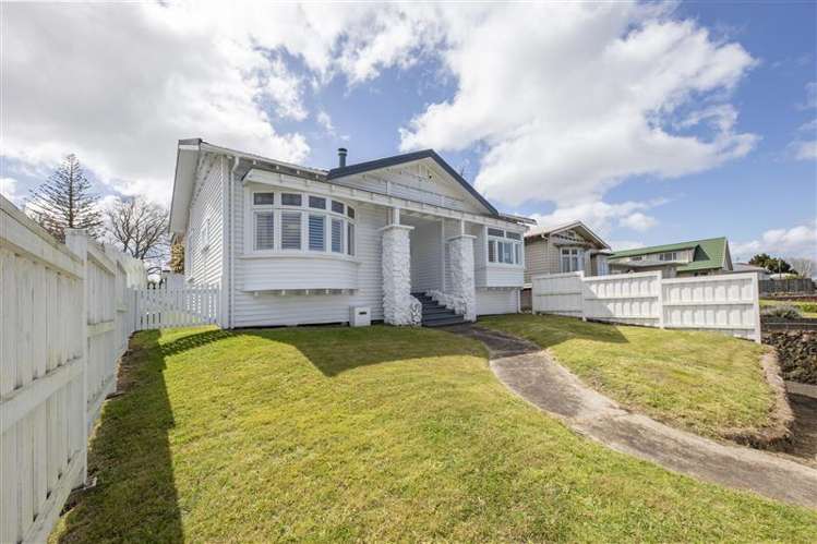 662 Mount Albert Road_0