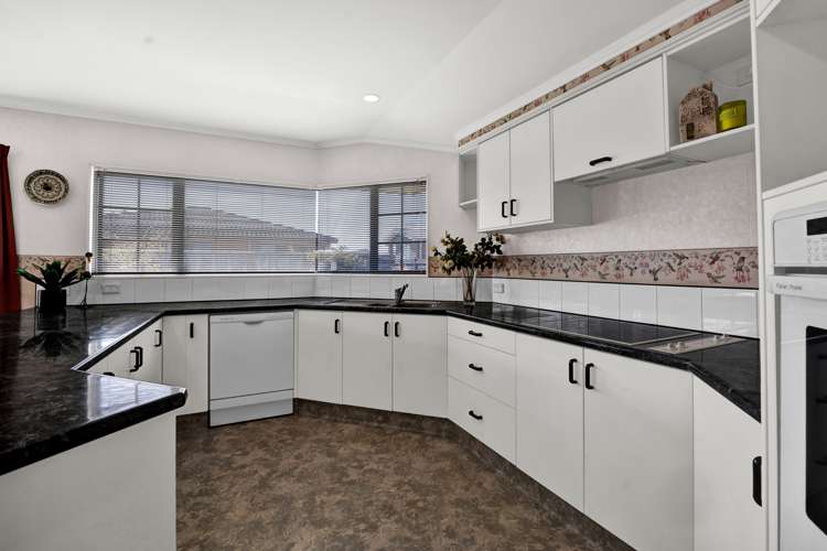 10a Waiwera Place Merrilands_3