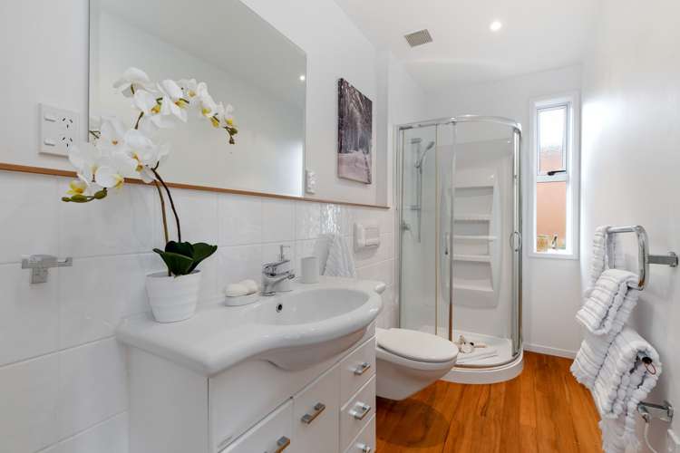 42 Philomel Crescent Bayswater_12