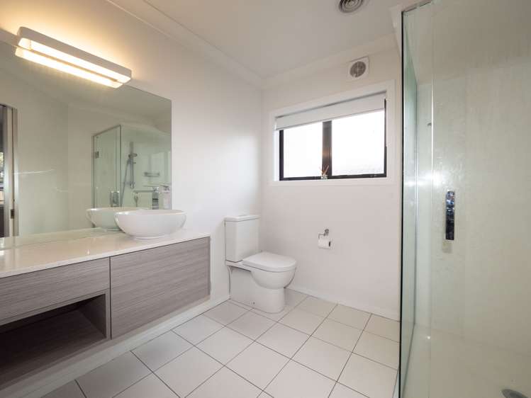 7 Claverton Grove Churton Park_13