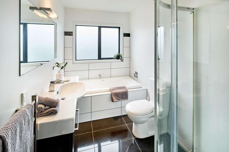 49 Sunstone Crescent Brown Owl_13