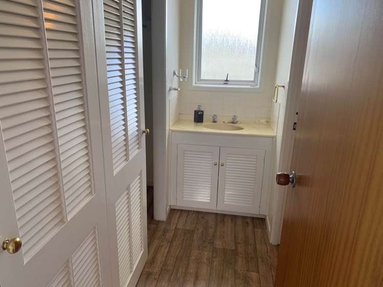 272 Royal Road Massey_13