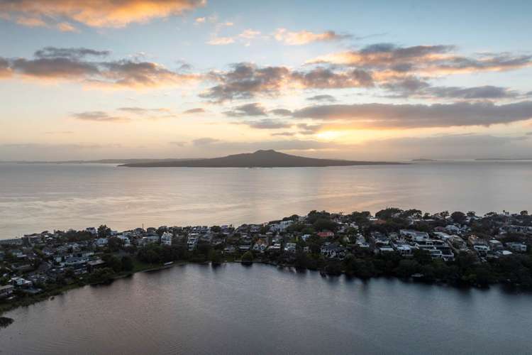 286 Hurstmere Road_3