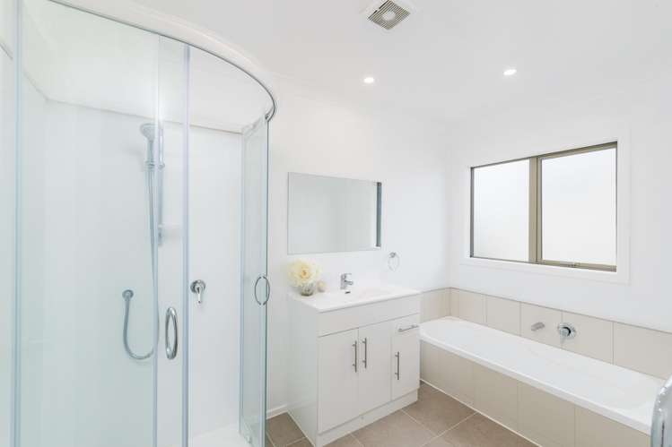 5 McEwen Crescent Riverstone Terraces_8