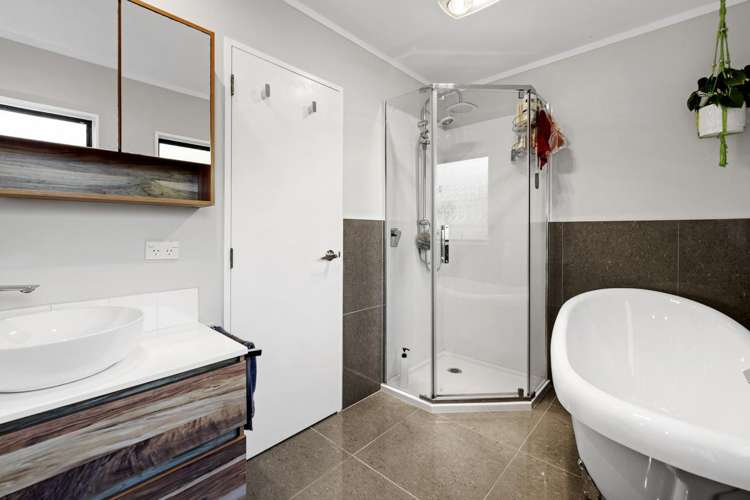 2/8 Leven Lane Totara Heights_15