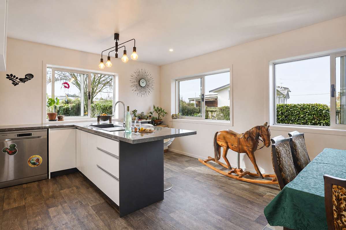 11 Egmont Road_3