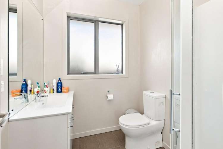 602 A & B Worcester Street Linwood_12