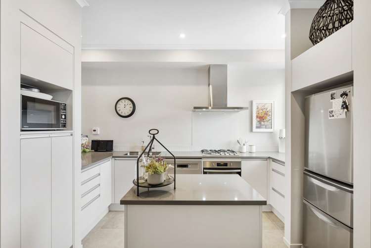 115 Bonair Crescent Silverdale_5