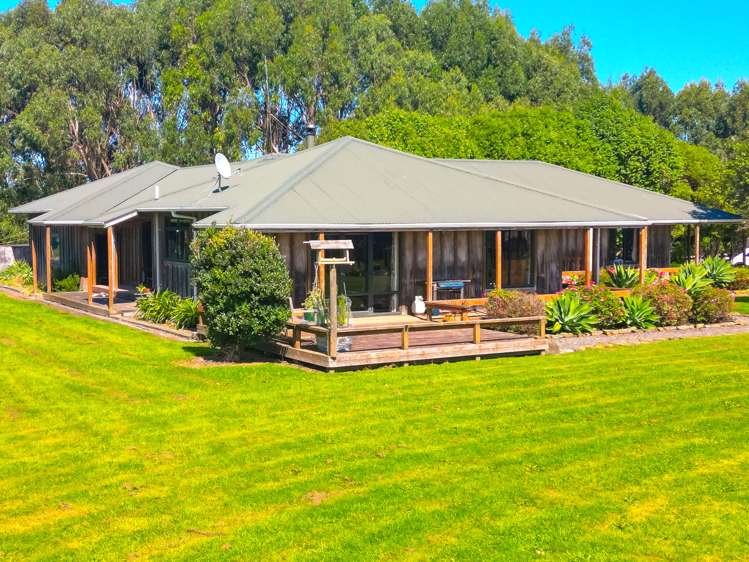 208 Holmwood Road Kaitoke_18