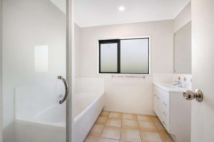 15 Black Teal Close Unsworth Heights_11