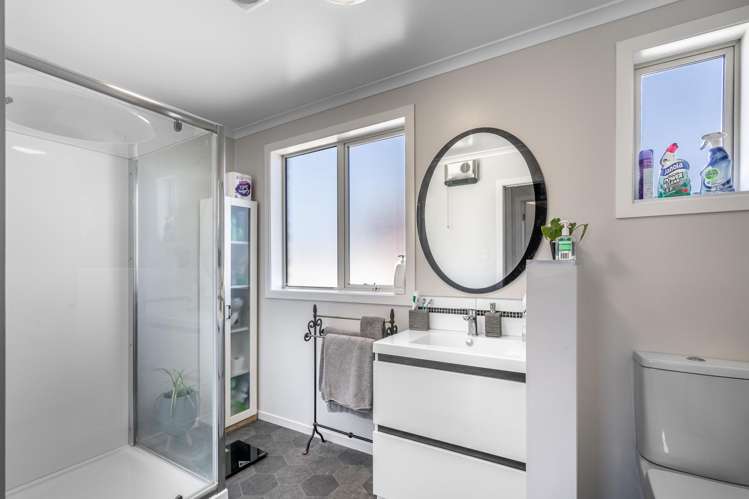 80 Saturn Street Strathern_13