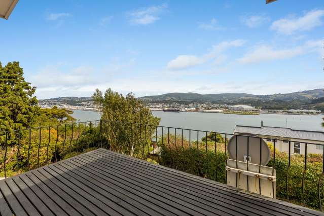 Premium Position with Captivating Harbour Views