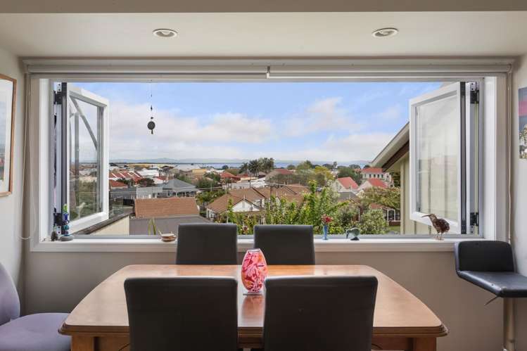 100 Broad Street Thames_0