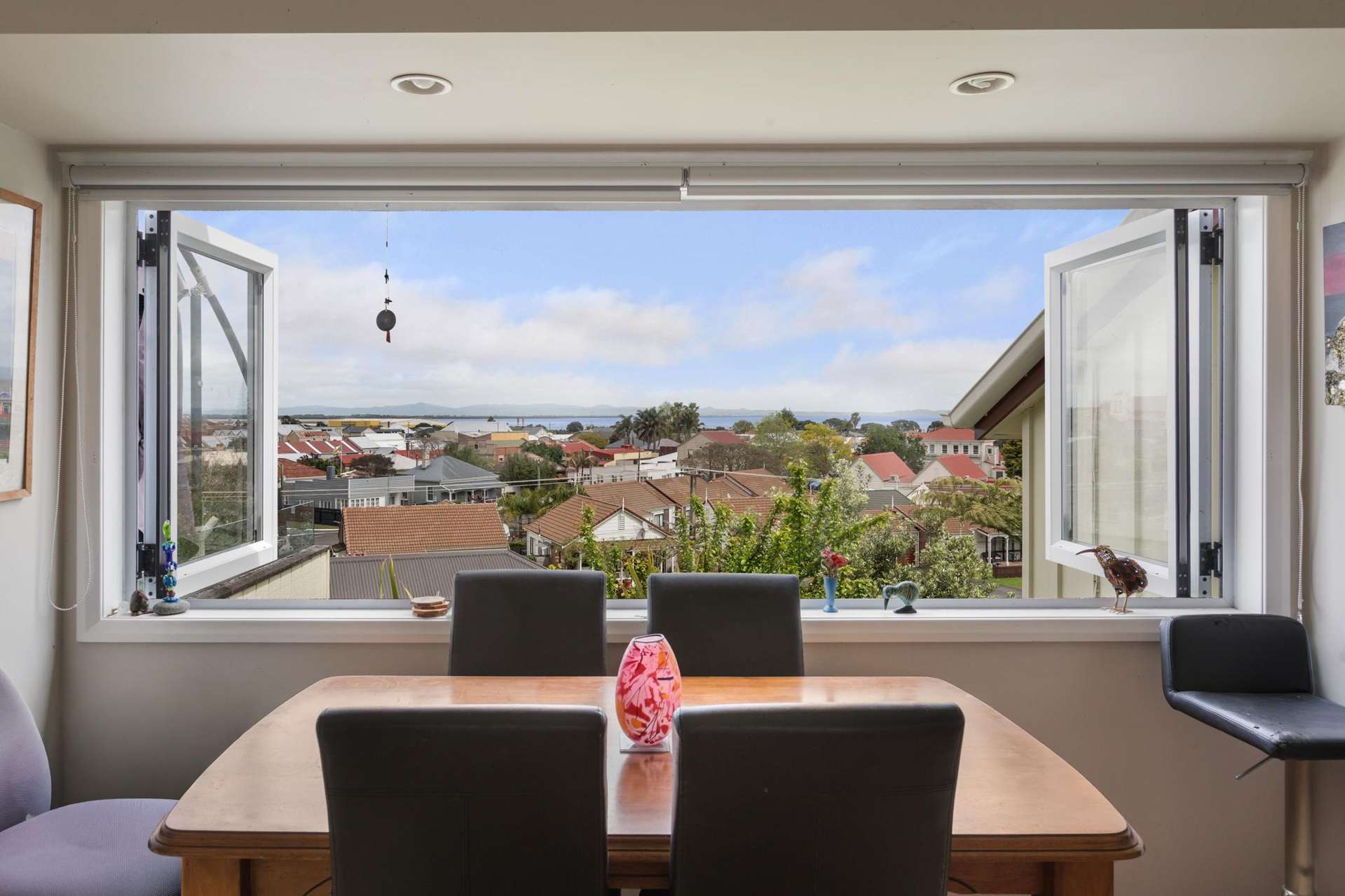 100 Broad Street Thames_0